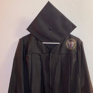 UW Cap & Gown - 5’9-5’11 height